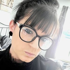 Meet your Posher, Karine